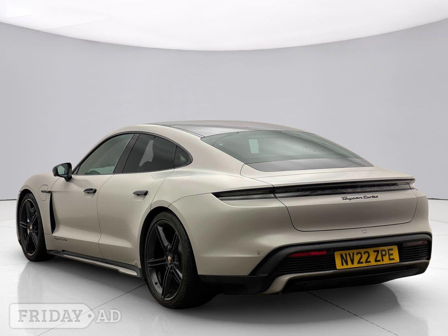 Porsche Taycan Ely
