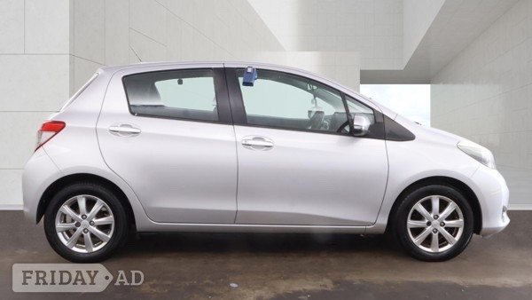 Toyota Yaris 2013 - Cars