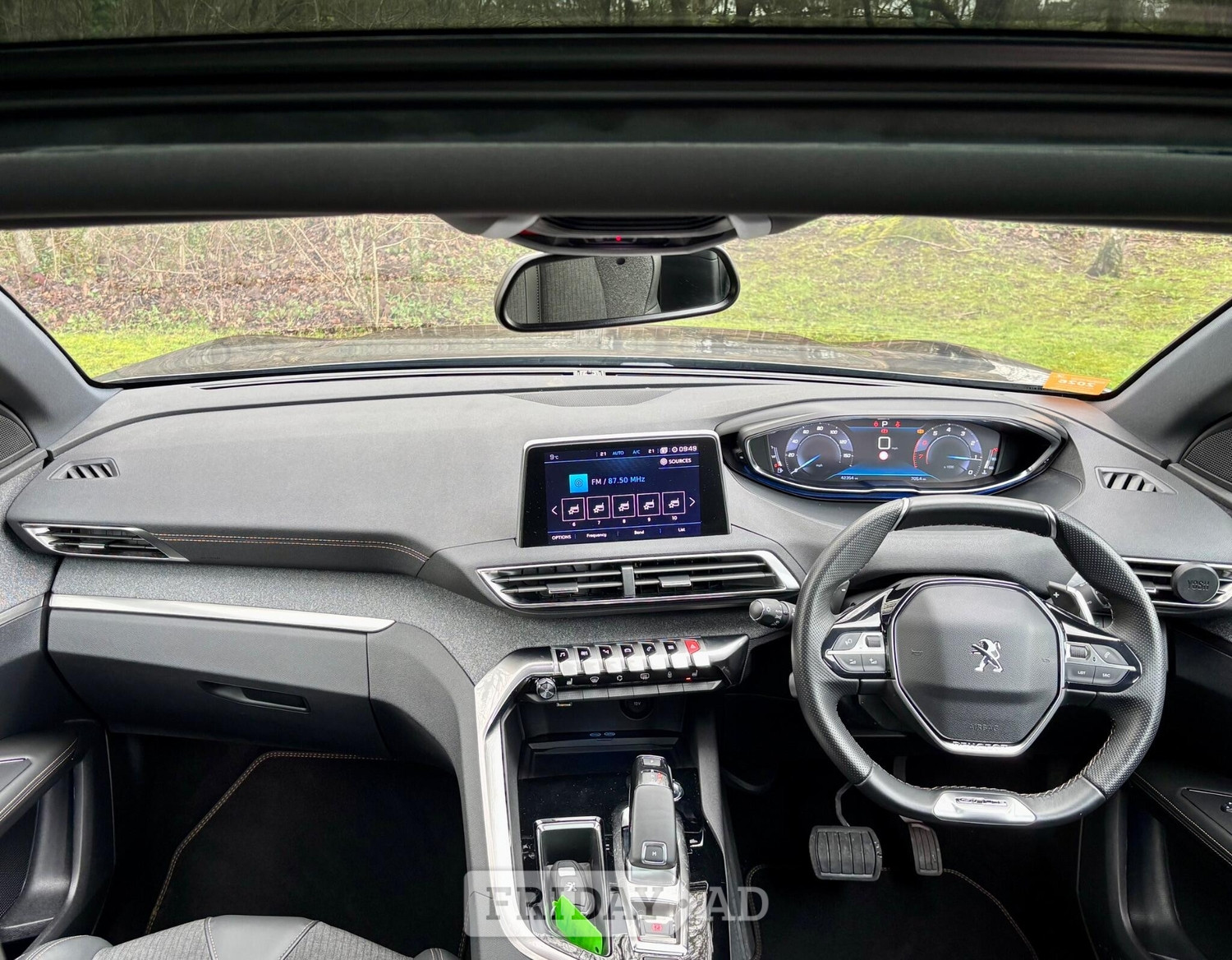[ berth ]Peugeot 3008