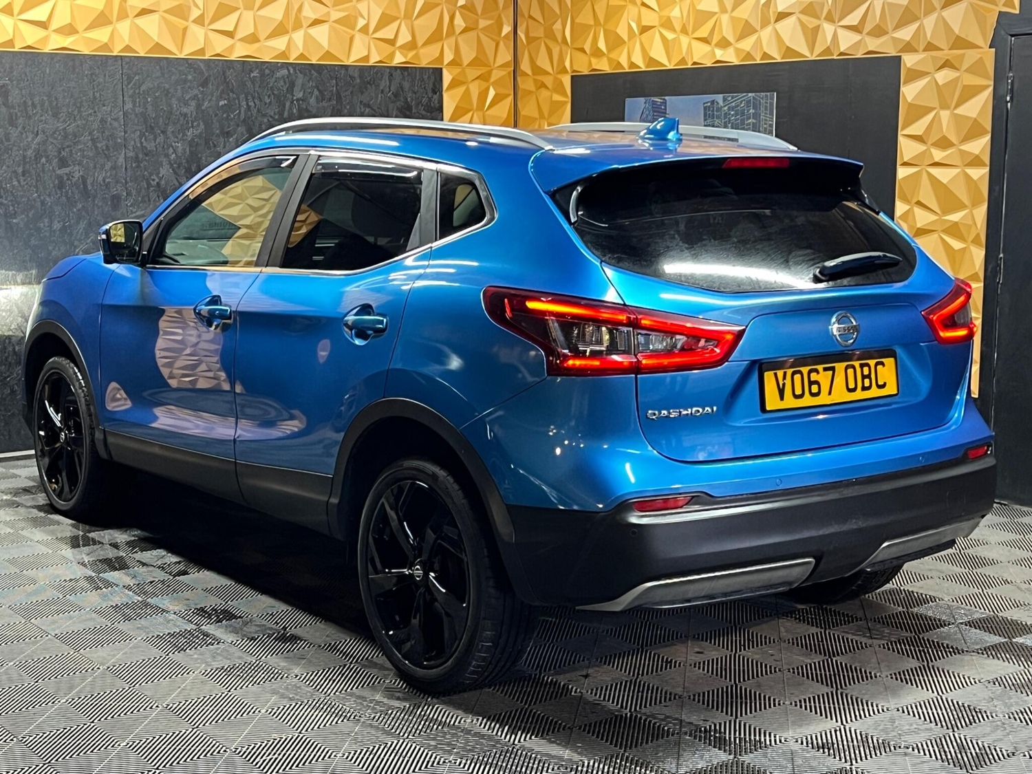 Nissan Qashqai 2017 - Cars in Halifax