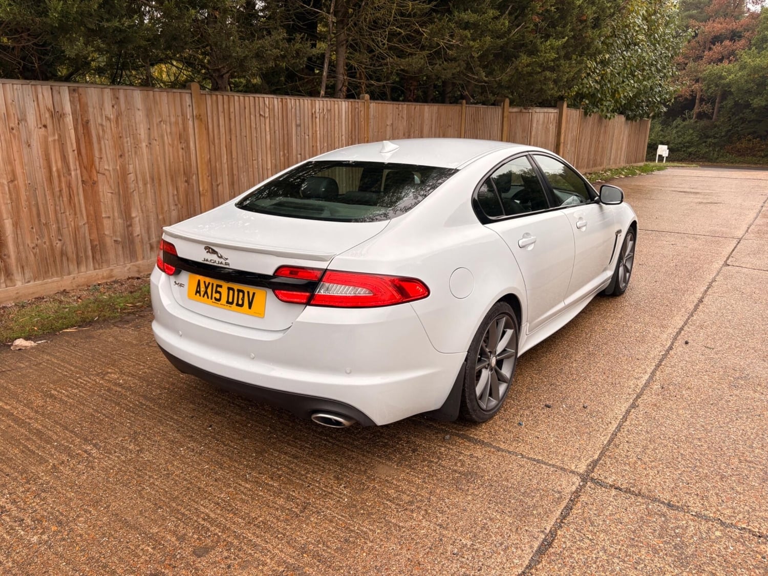 [ berth ]Jaguar XF
