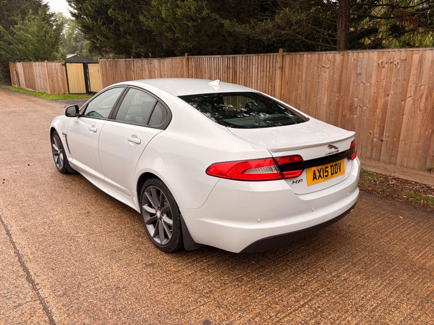 Jaguar XF 2015 - Cars