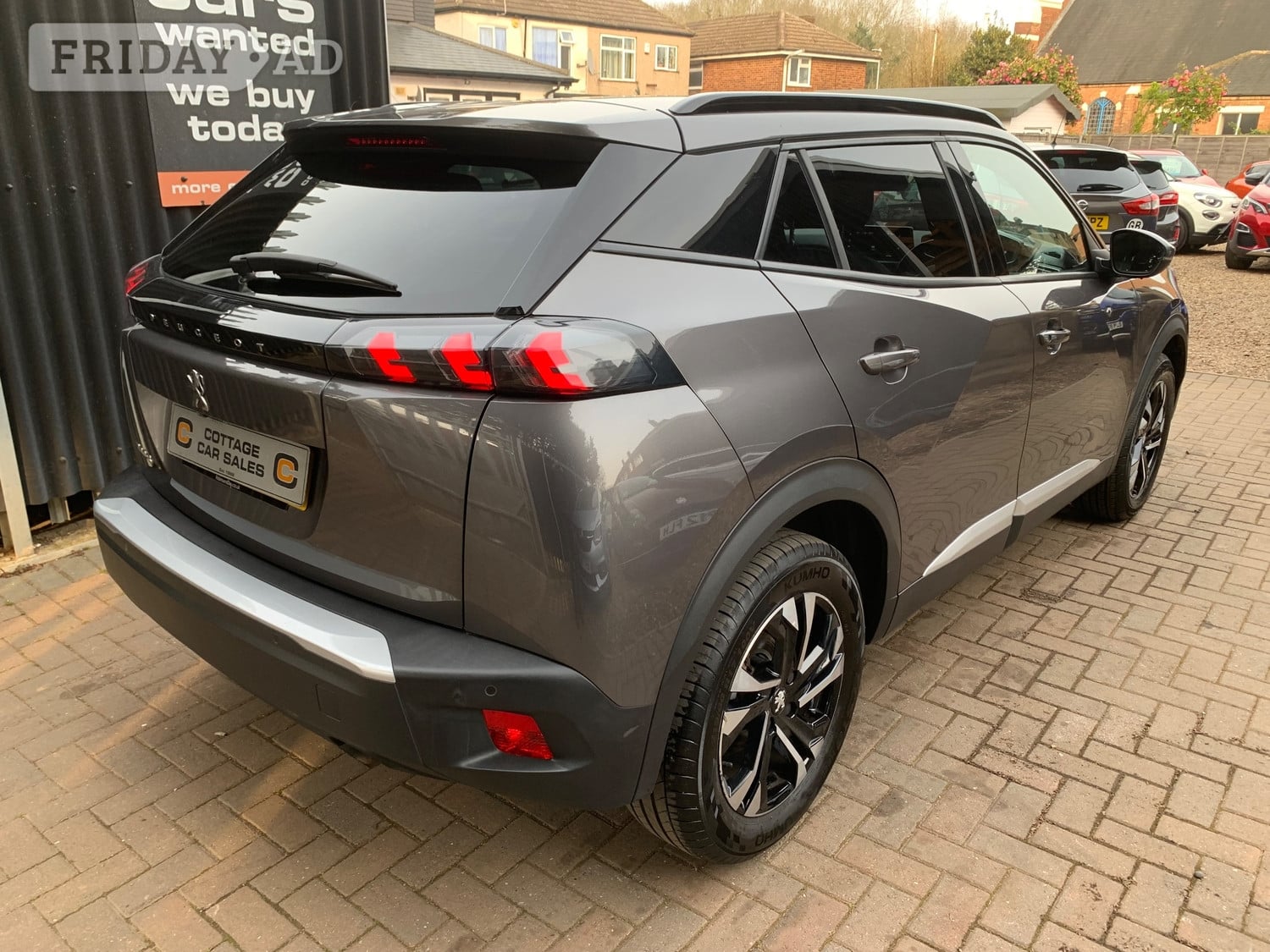 [ berth ]Peugeot 2008