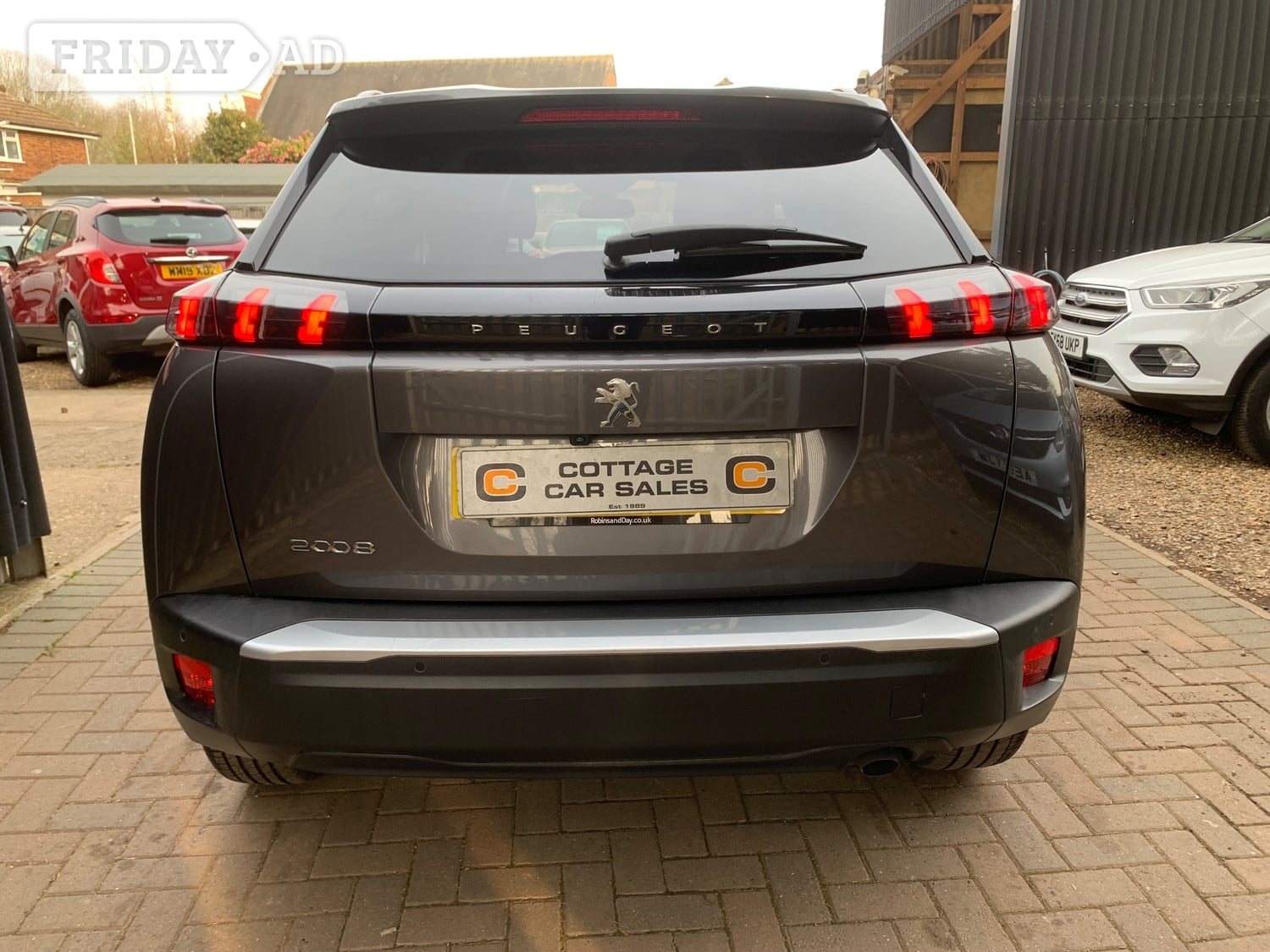 Peugeot 2008 2021 - Cars