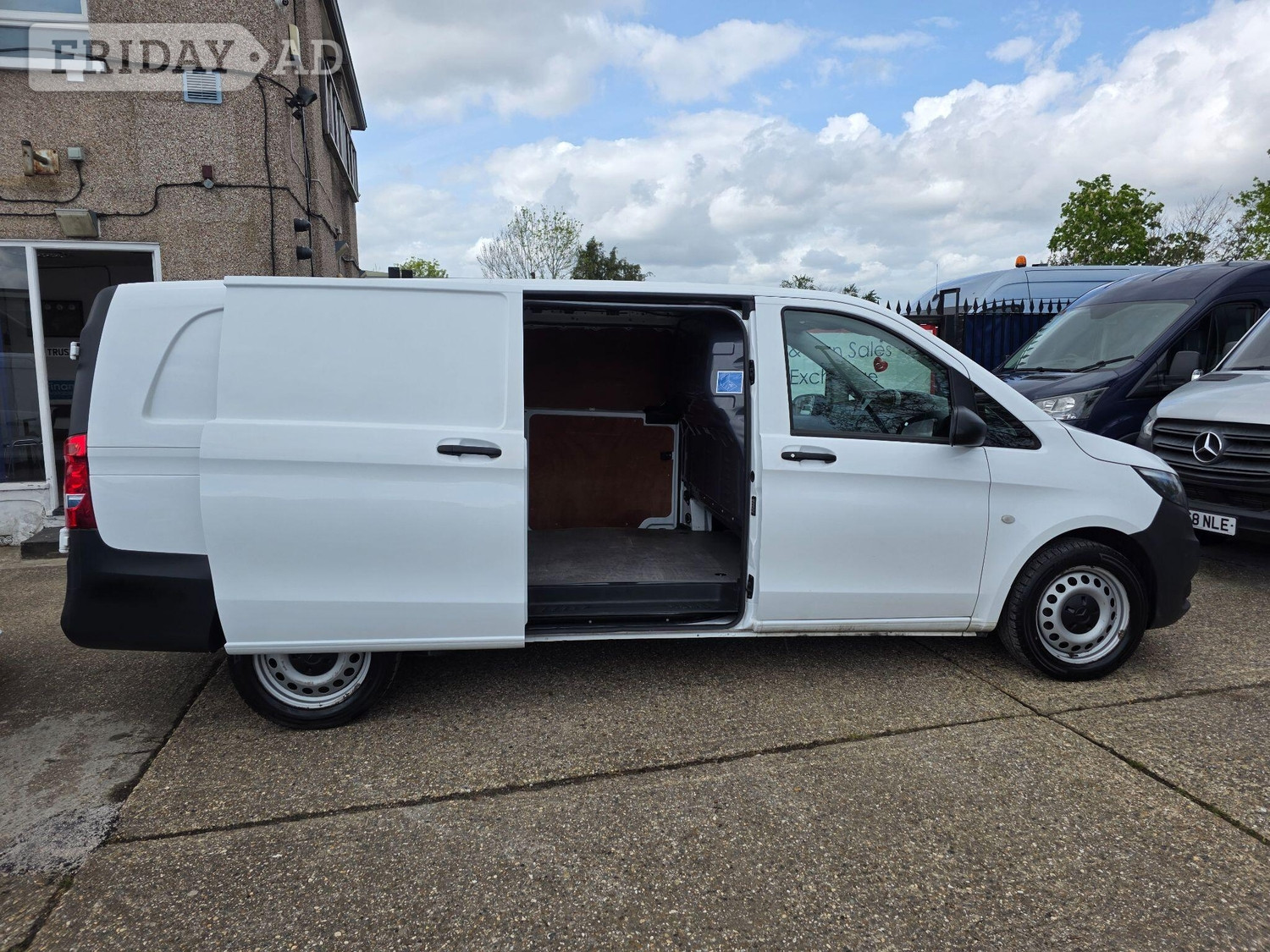 [ berth ]Mercedes-Benz Vito