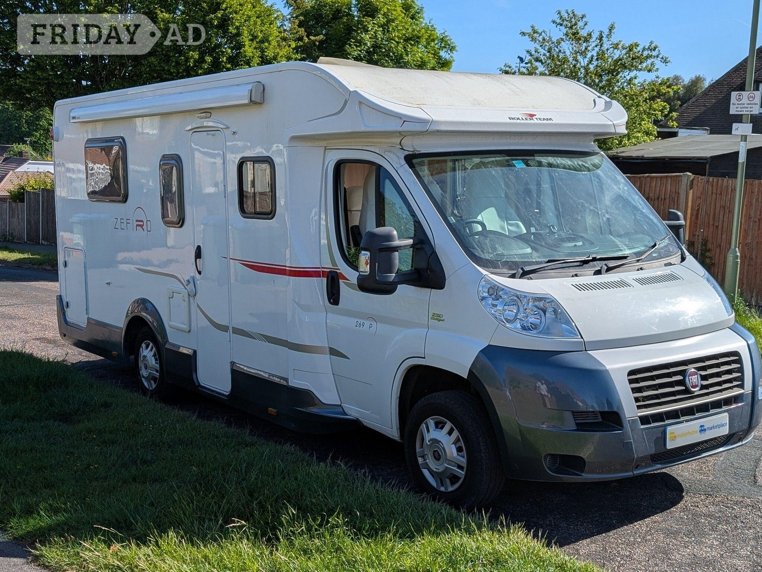 Roller Team Zefiro 269 P - Island Bed Layout 2014 for sale in Southampton