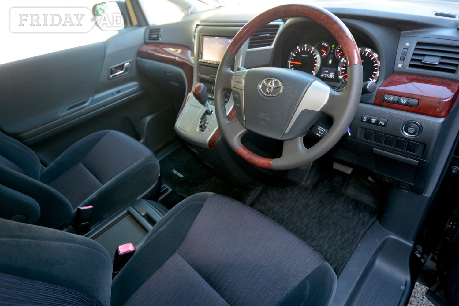 Toyota Vellfire Chingford