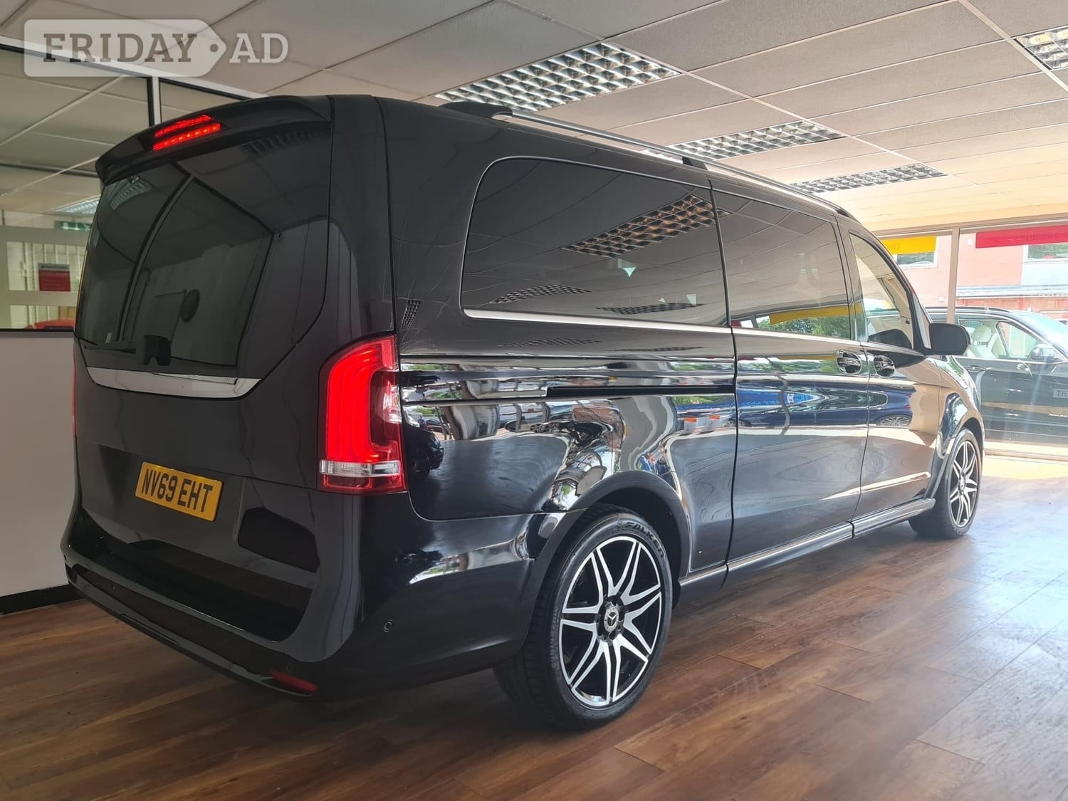 Mercedes-Benz V Class 2019 - Cars in Sandhurst