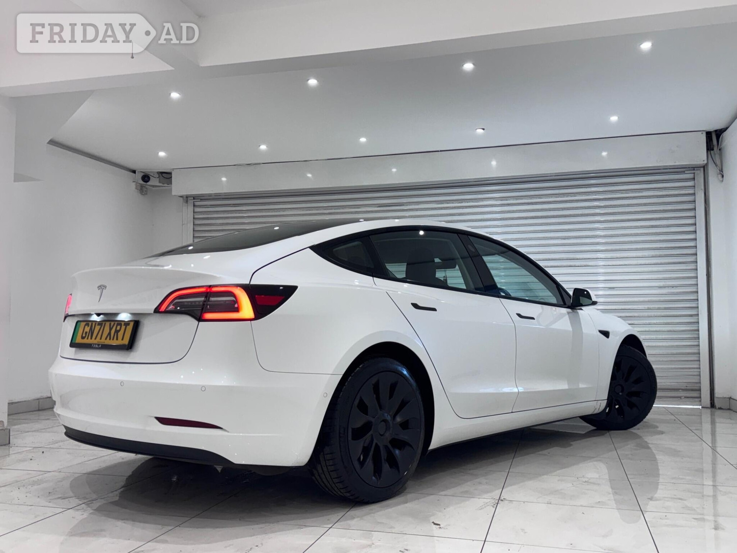 [ berth ]Tesla Model 3
