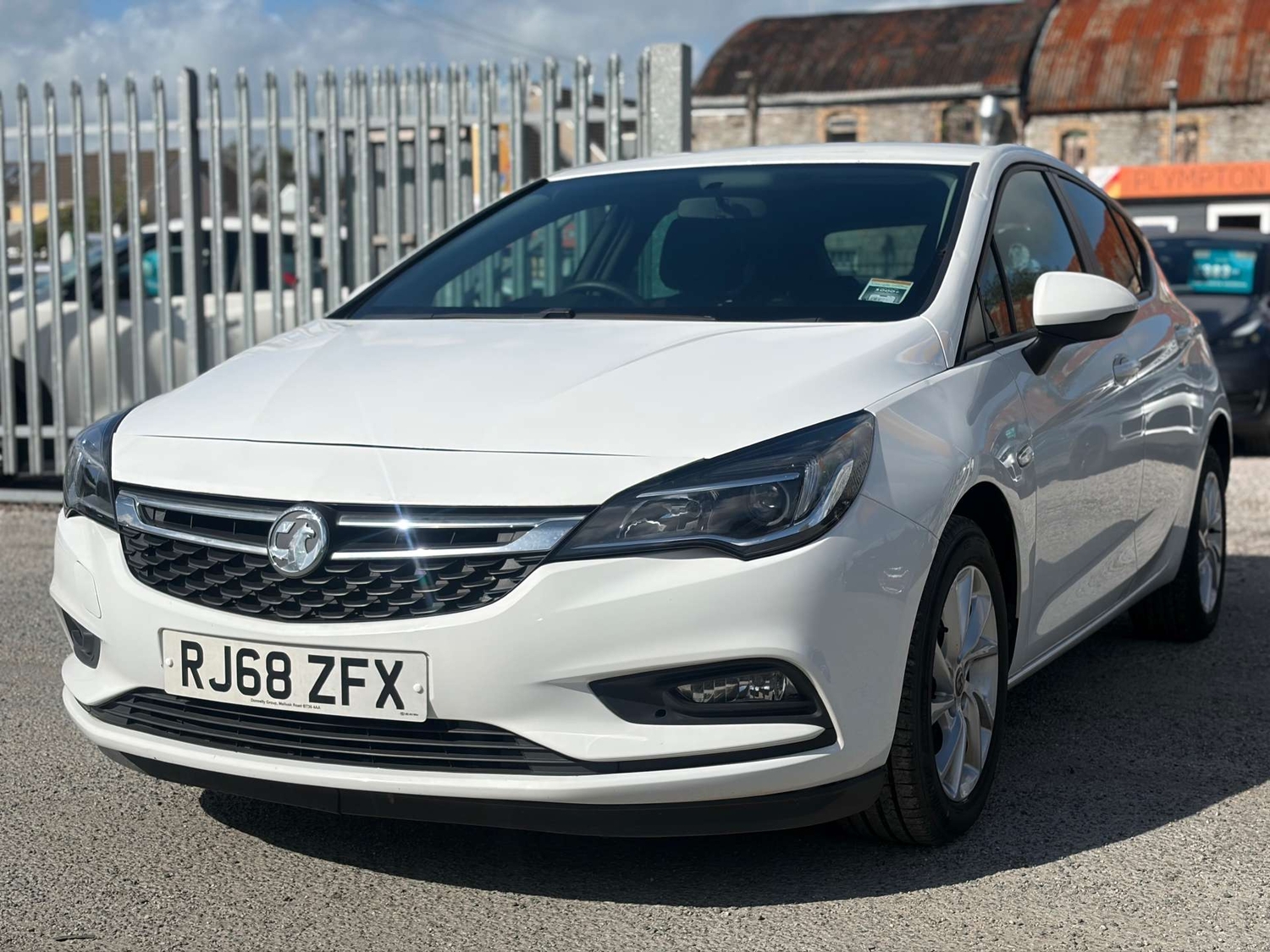 [ berth ]Vauxhall Astra