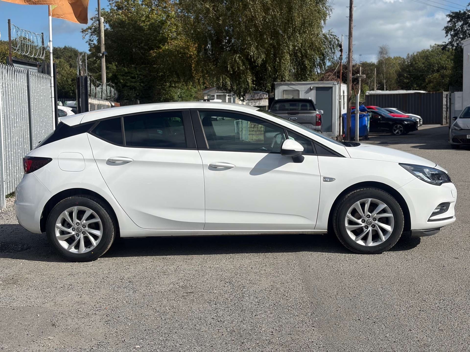 Vauxhall Astra 2018 - Cars