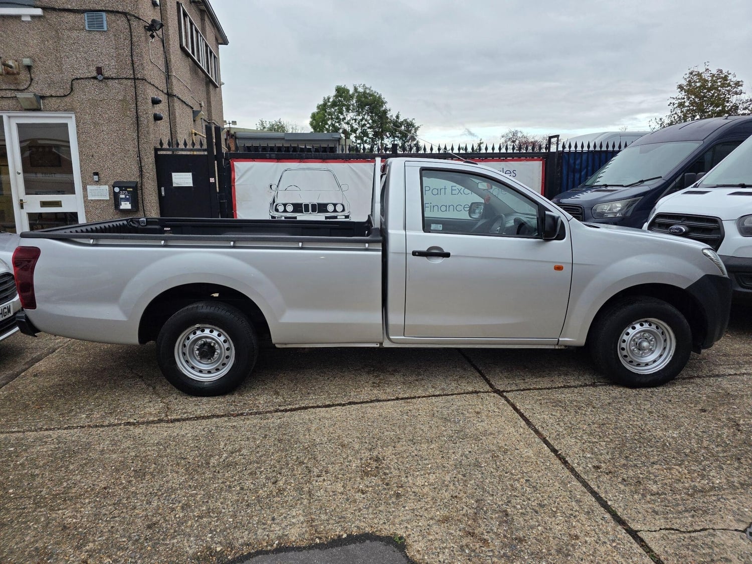 Isuzu D-MAX Hounslow