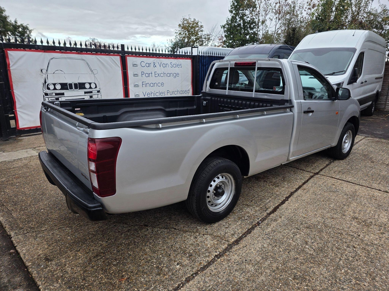 [ berth ]Isuzu D-MAX