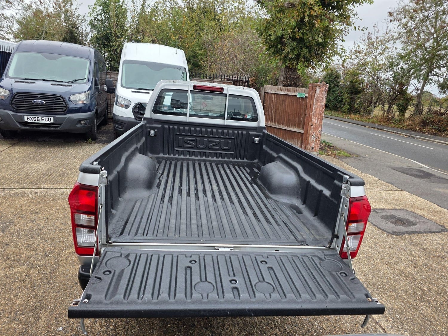 Isuzu D-MAX 2016 - Vans & Commercial Vehicles