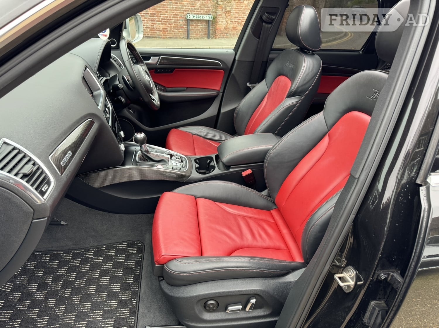 [ berth ]Audi SQ5