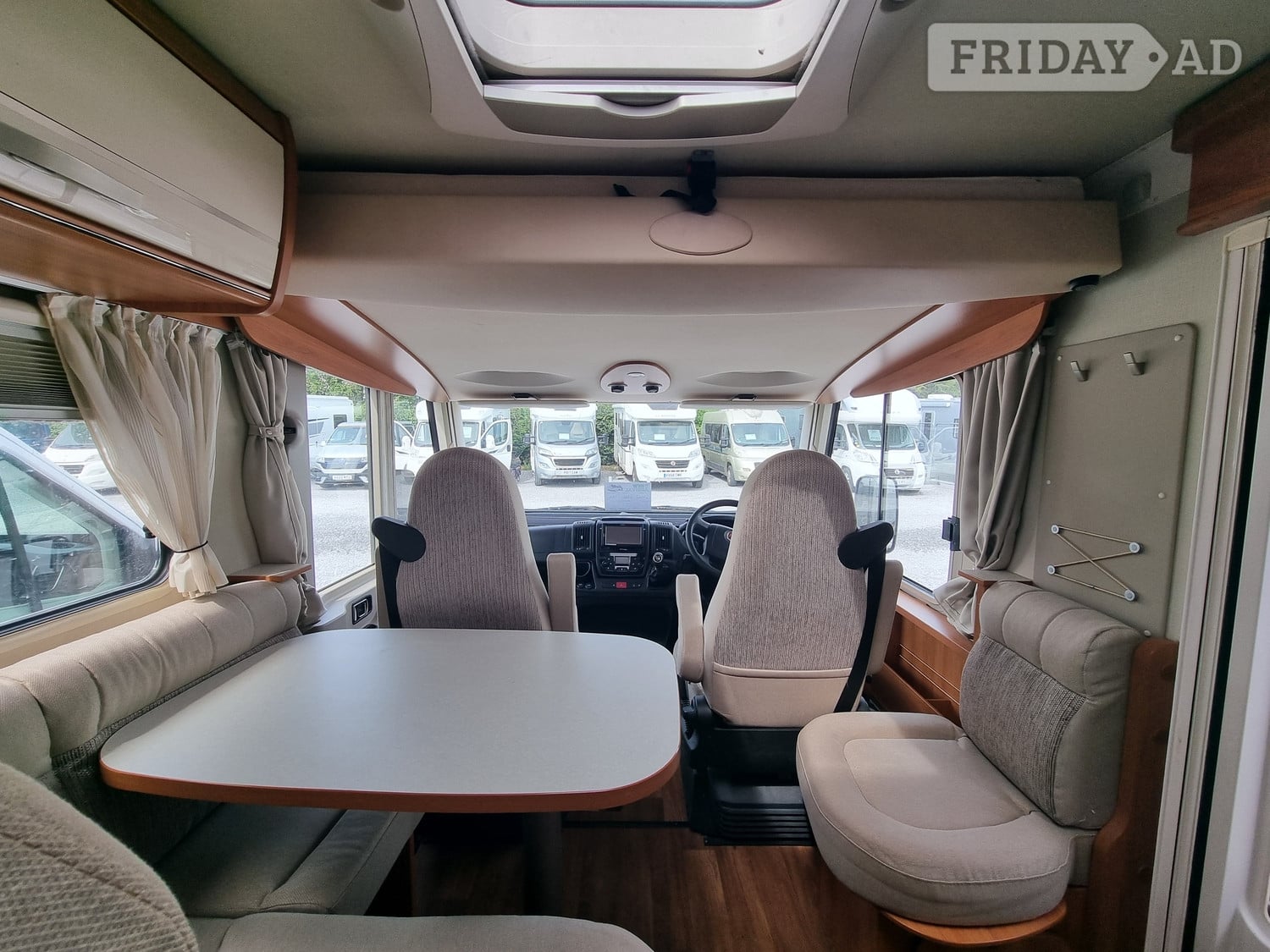 [4 berth ]Hymer Exsis-i 688
