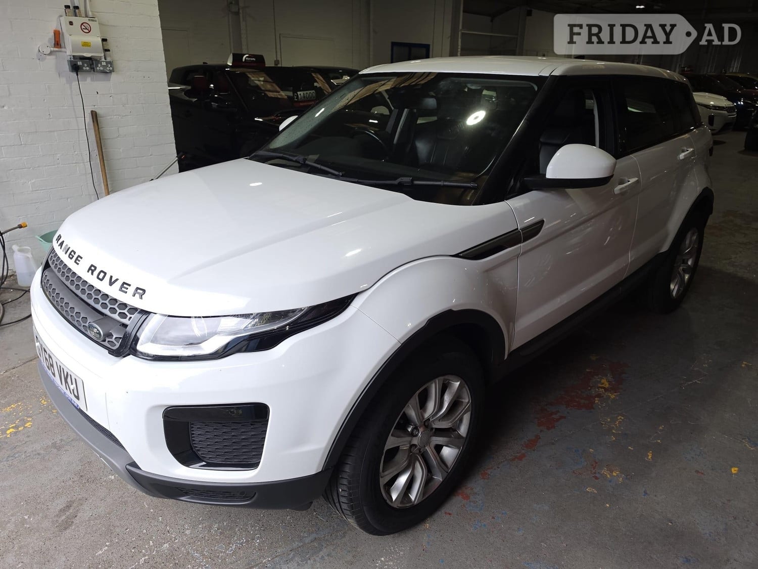 [ berth ]Land Rover Range Rover Evoque