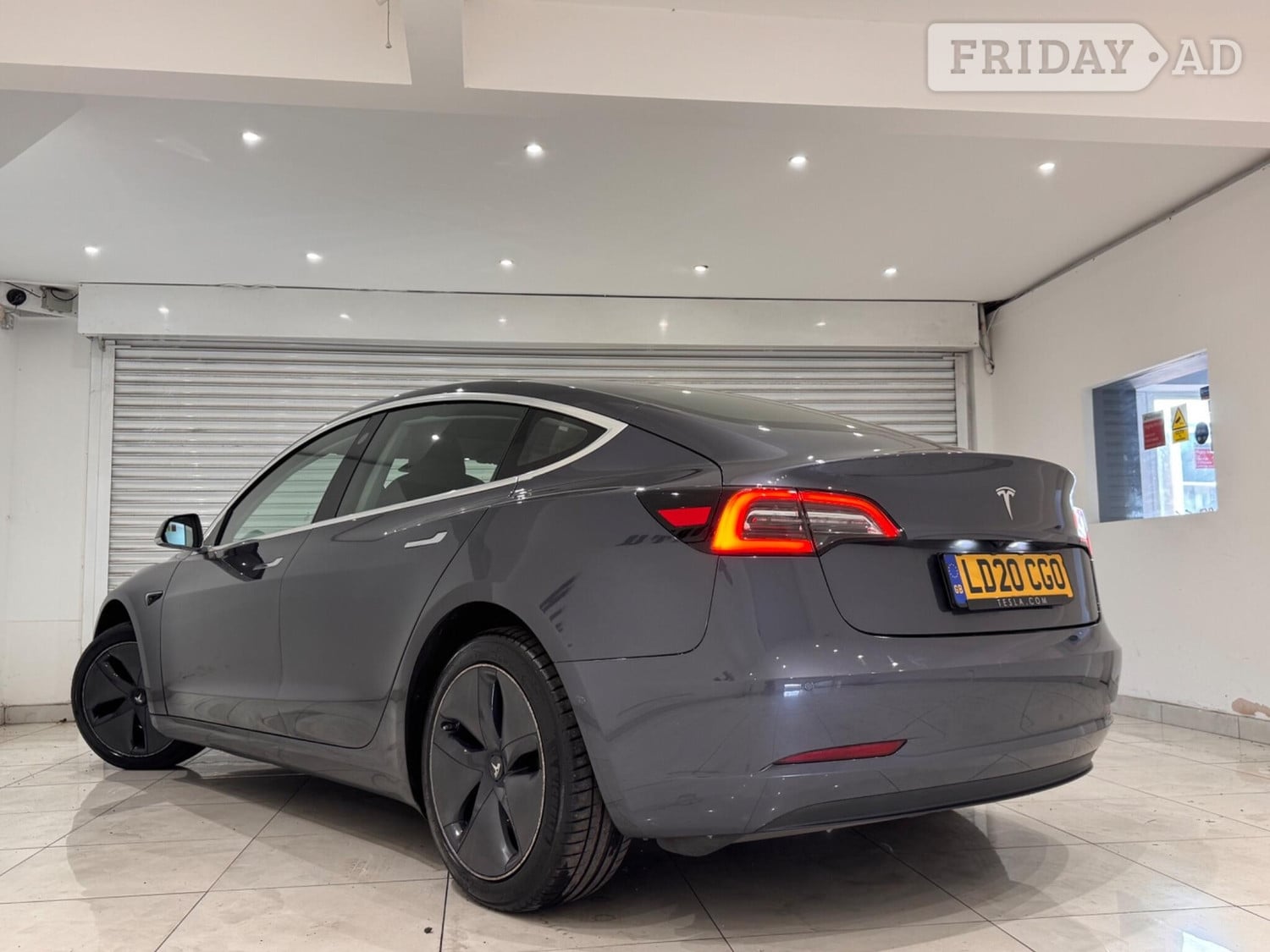 [ berth ]Tesla Model 3