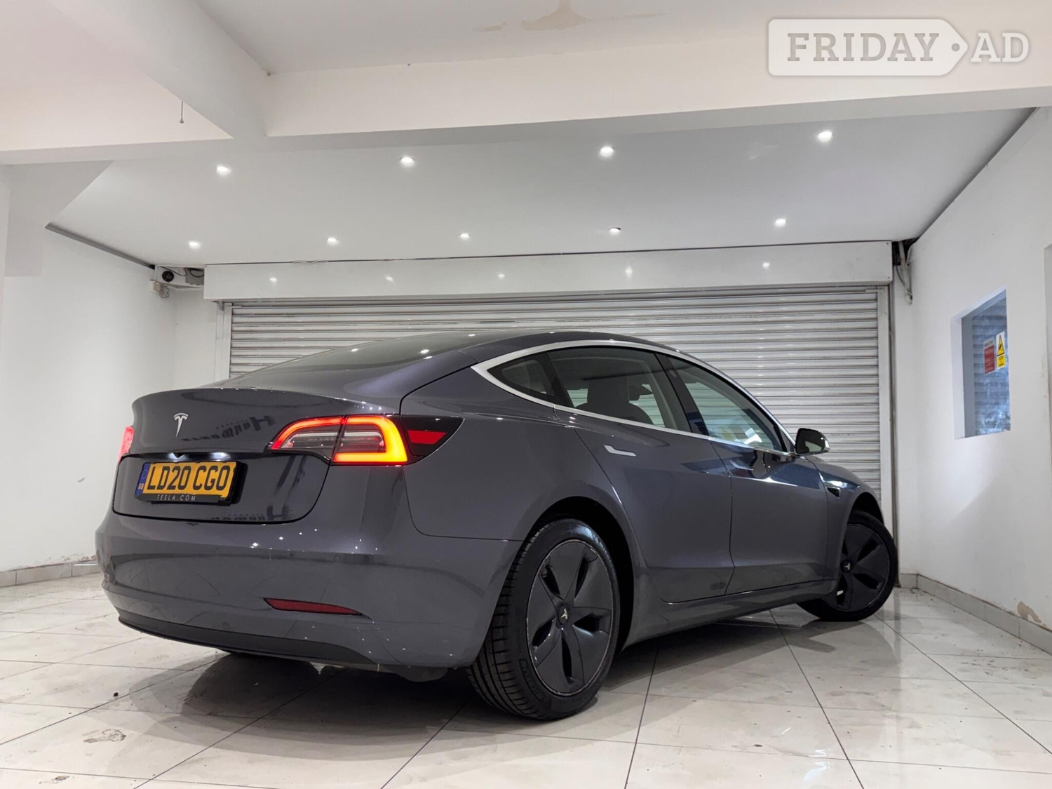 Tesla Model 3 2020 - Cars