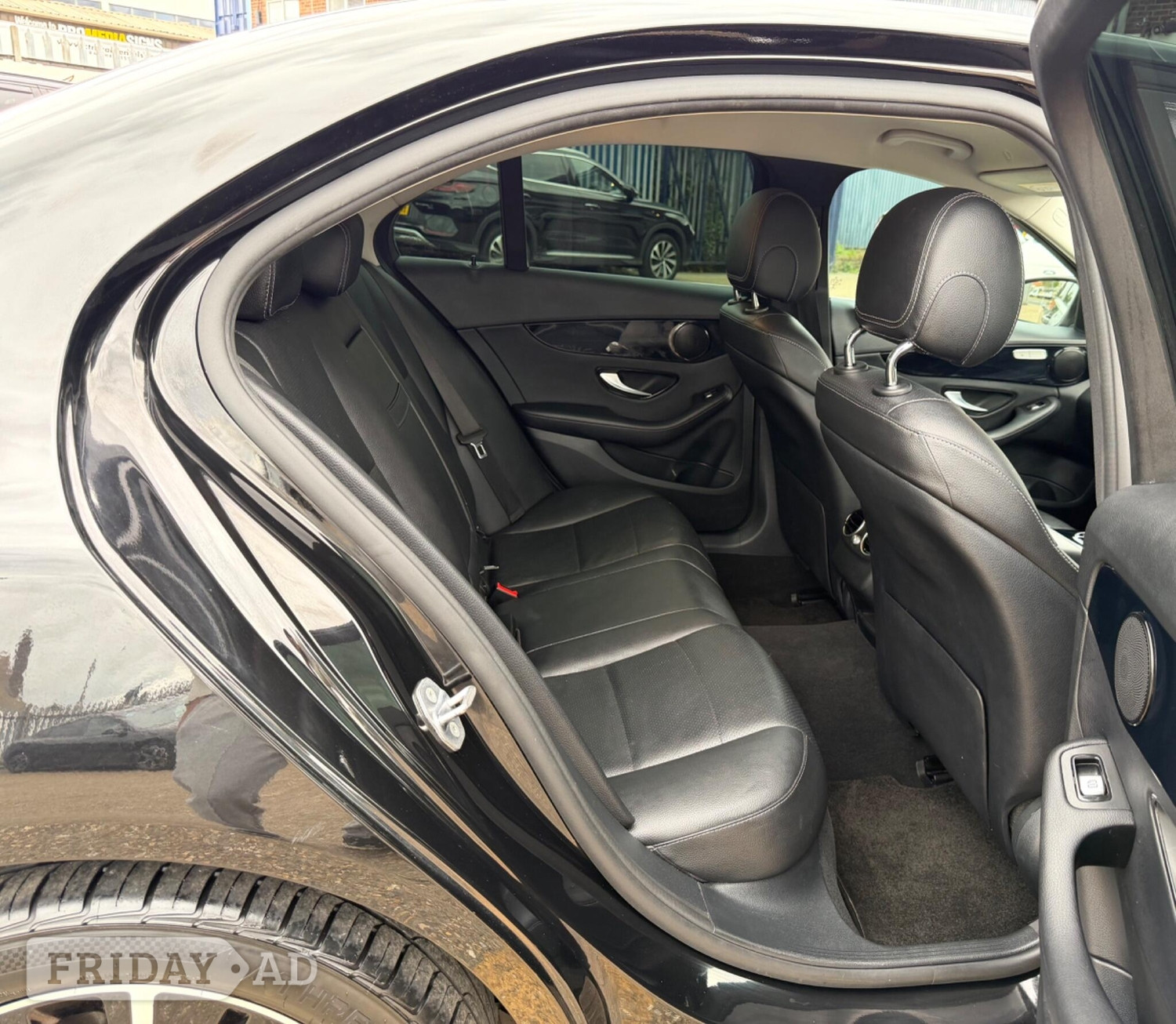 [ berth ]Mercedes-Benz C Class