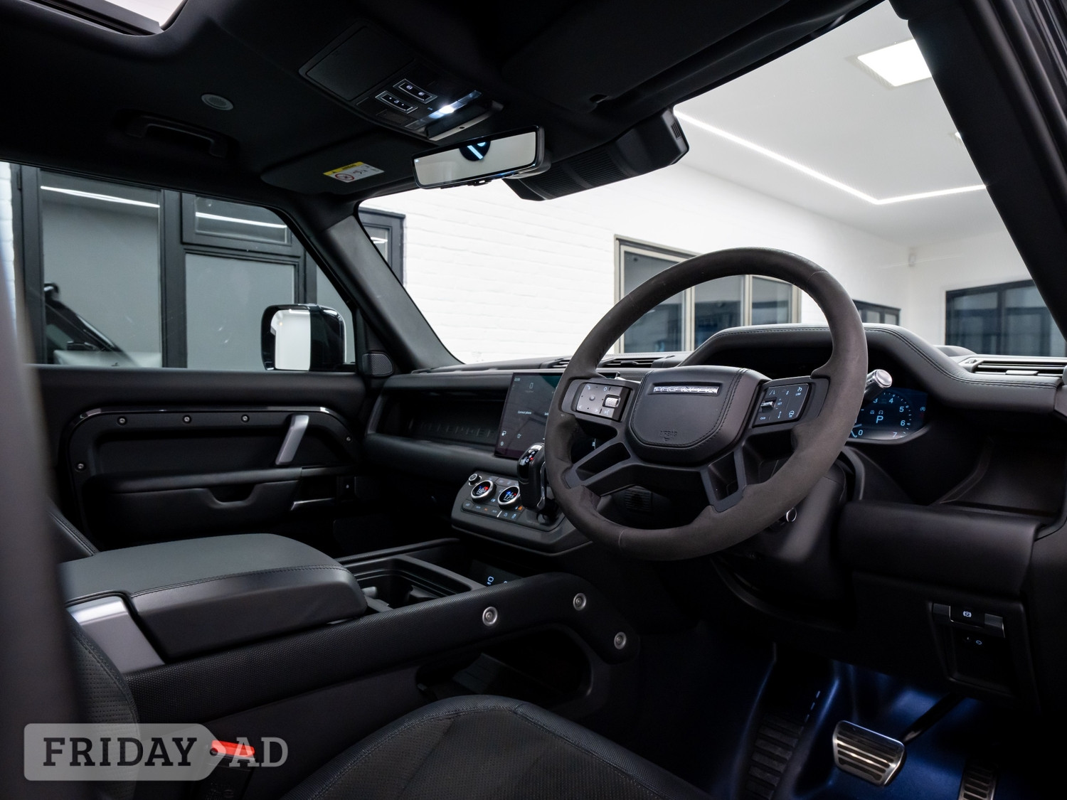 Land Rover Defender 90 2022 - Cars