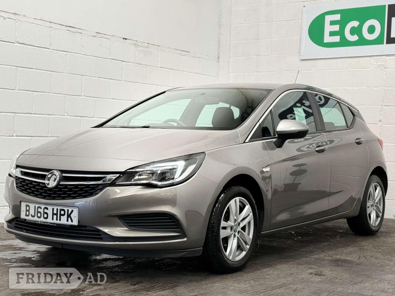 [ berth ]Vauxhall Astra