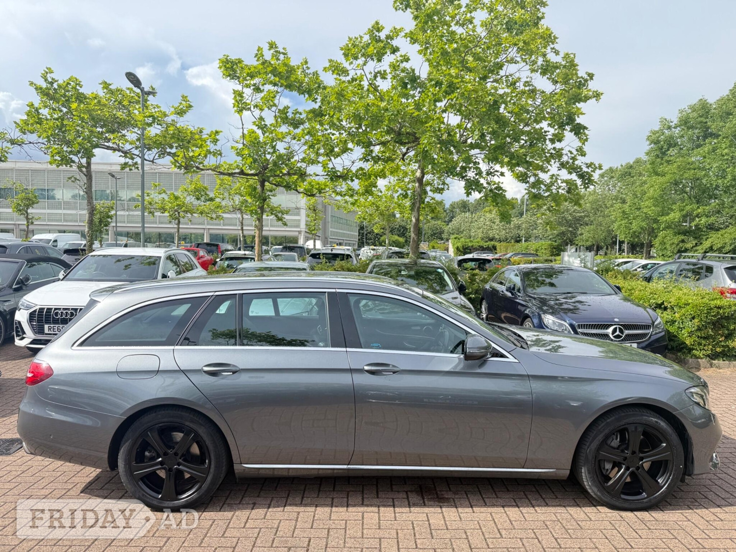 [ berth ]Mercedes-Benz E Class