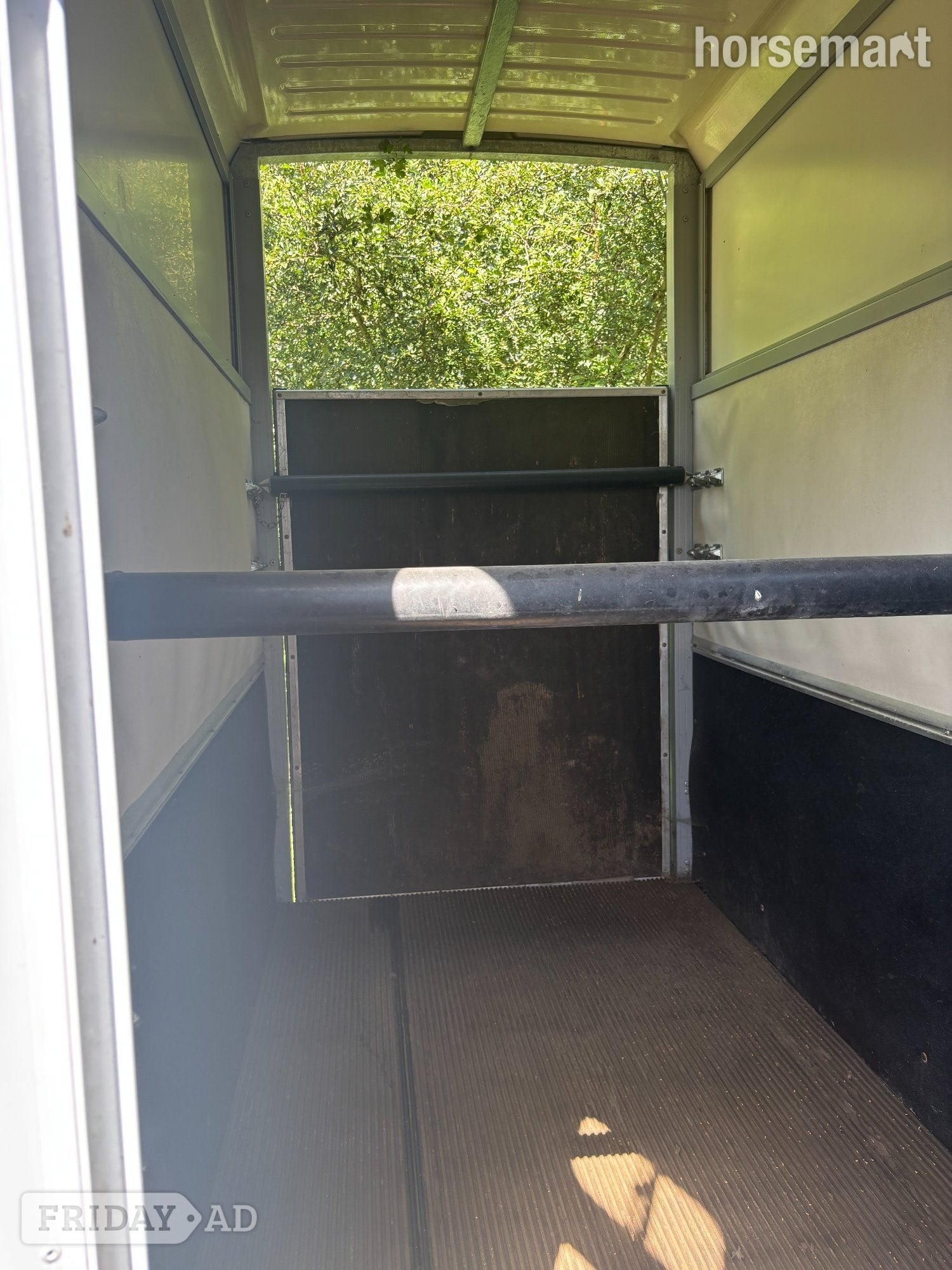 [ berth ]Ifor Williams HB403