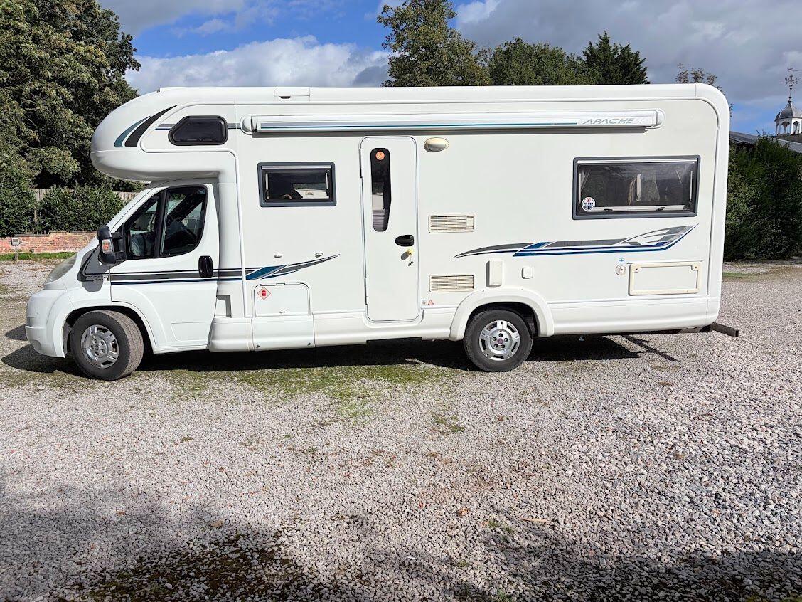 Auto-Trail Apache 700 SE 6 berth excellent Motorhome Located in Cheshire Preston