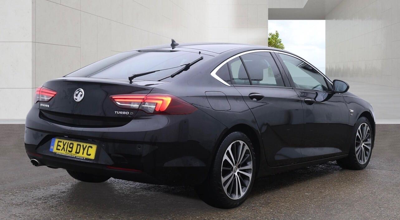 [ berth ]Vauxhall Insignia
