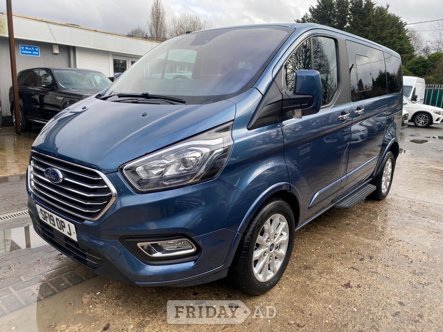[ berth ]Ford Tourneo Custom