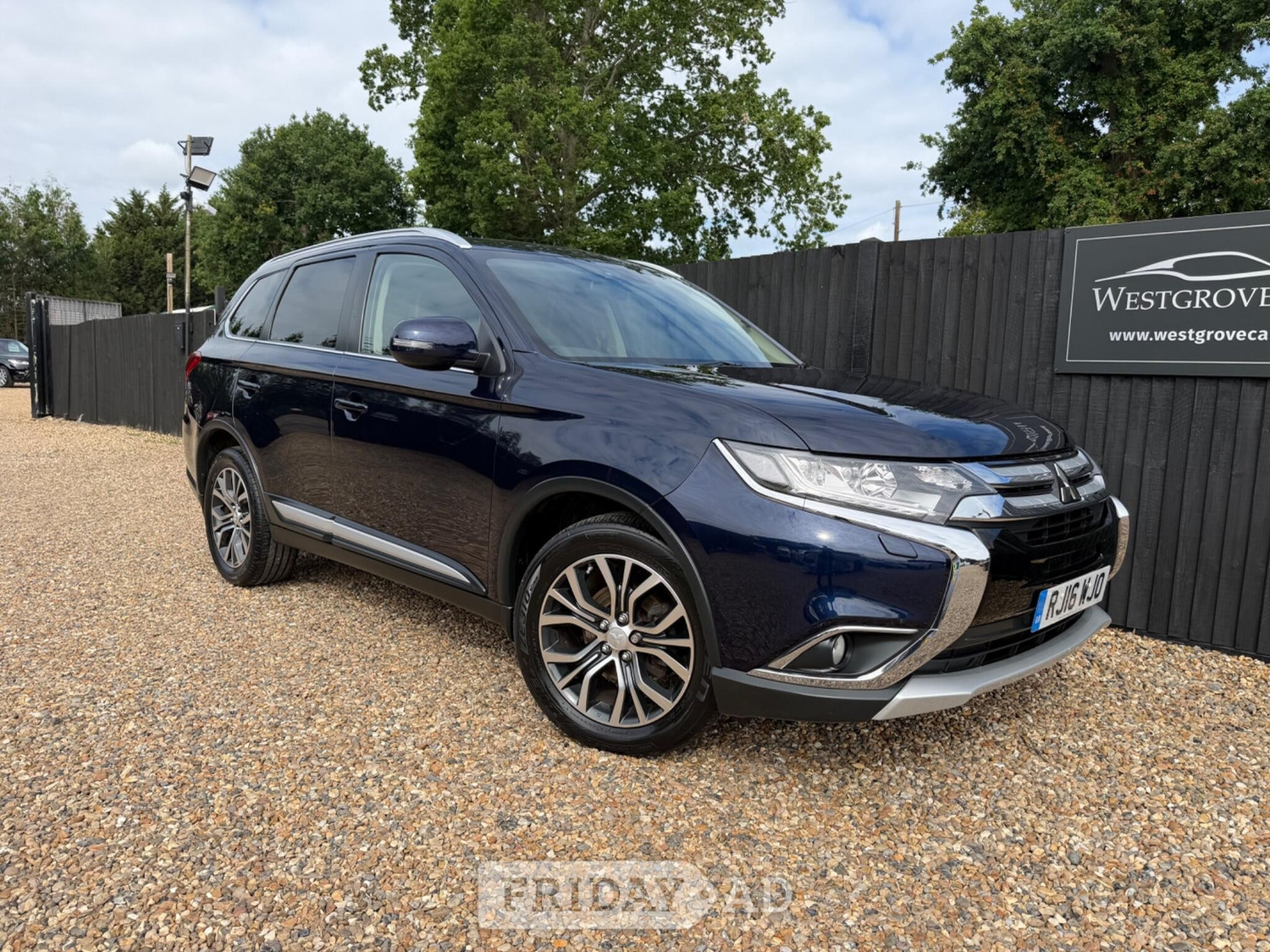 Mitsubishi Outlander 2016 in Addlestone