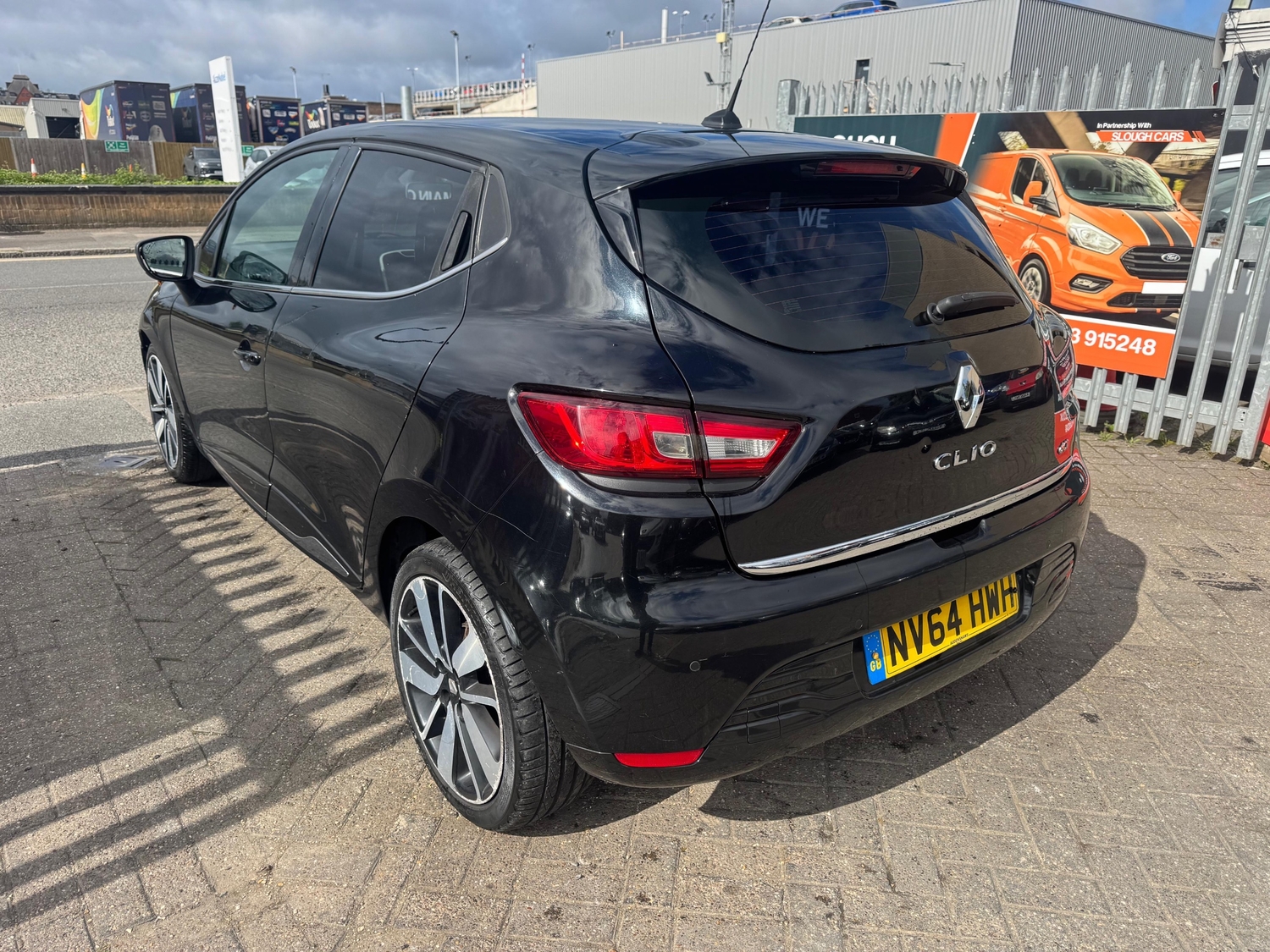 [ berth ]Renault Clio
