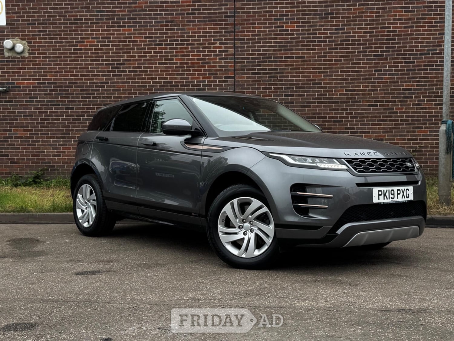 Land Rover Range Rover Evoque 2019 in Leeds