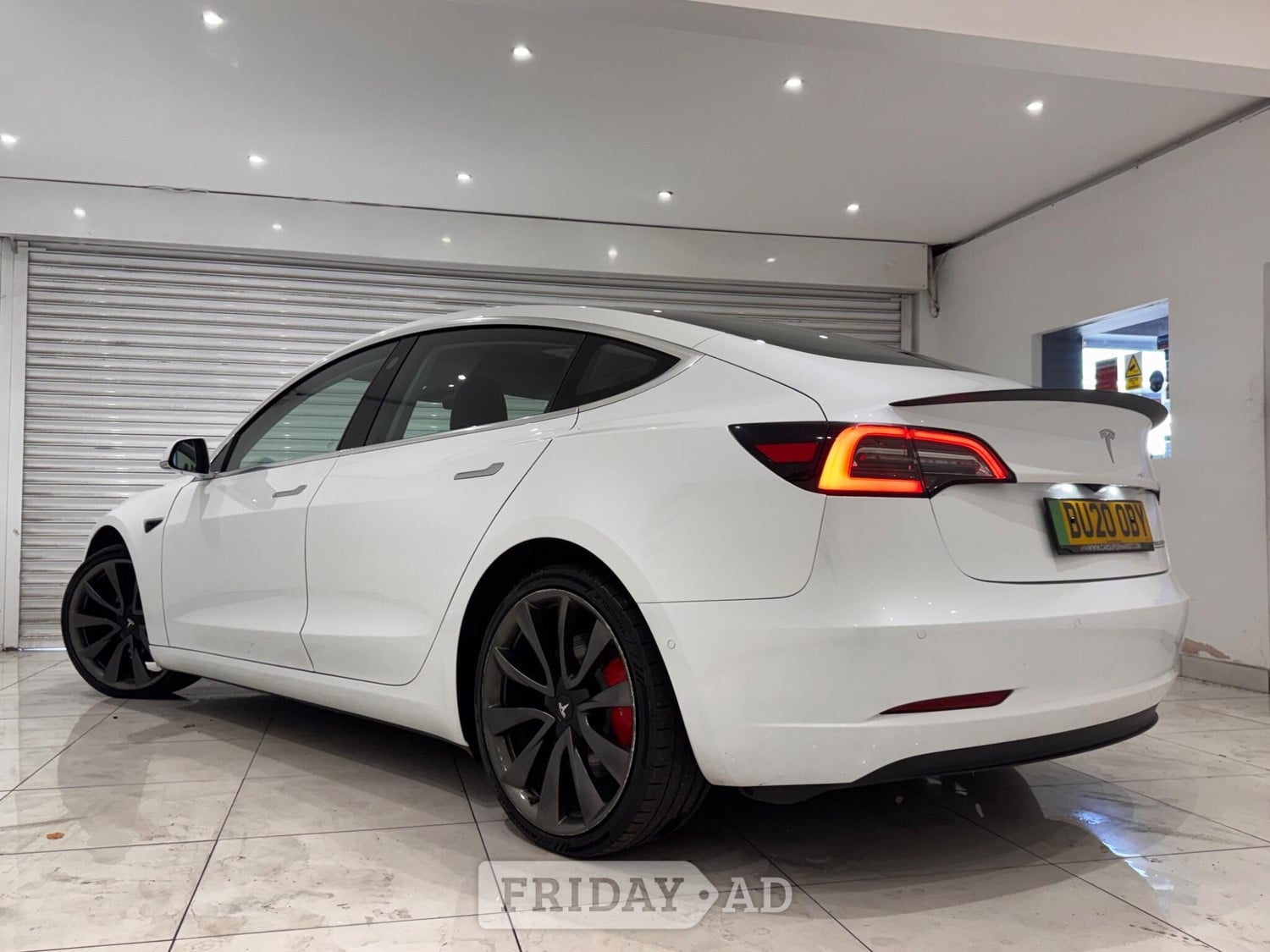 Tesla Model 3 2020 - Cars