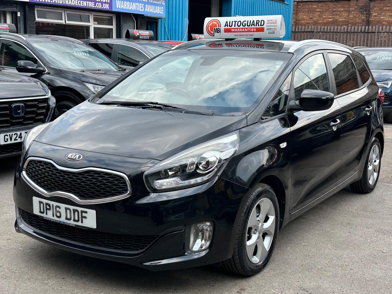 [ berth ]Kia Carens