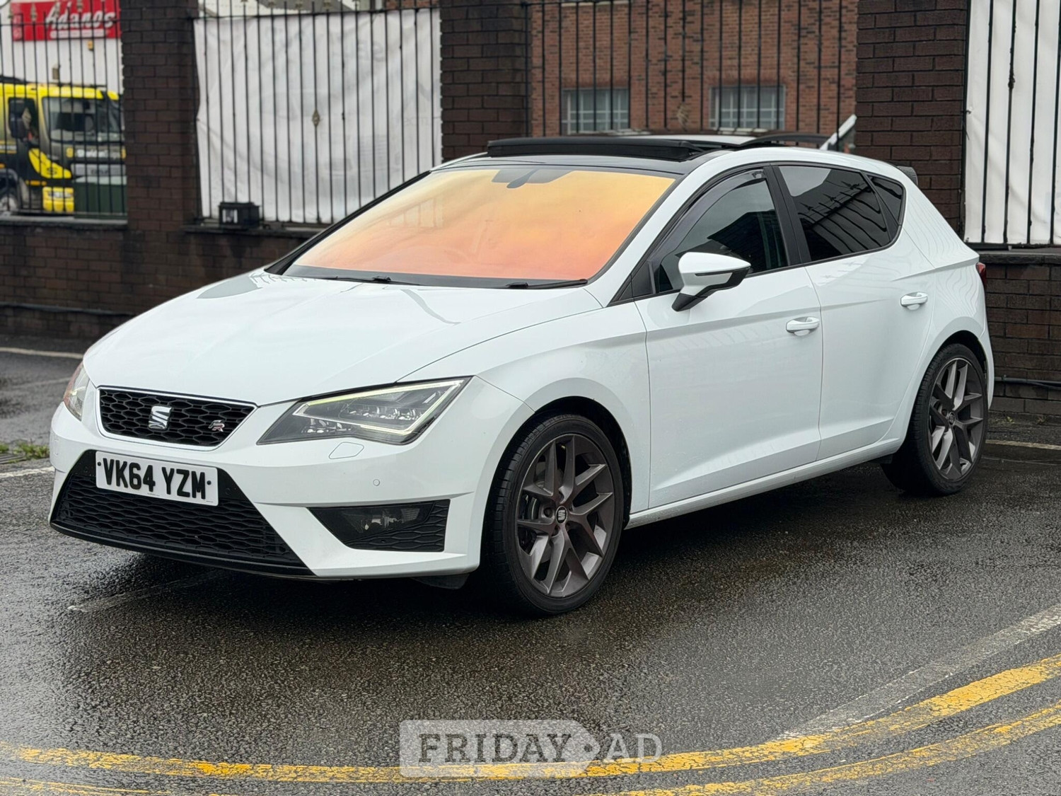 [ berth ]SEAT Leon