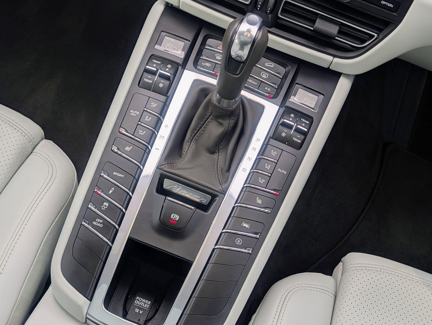 Porsche Macan 2019 - Cars in Torquay