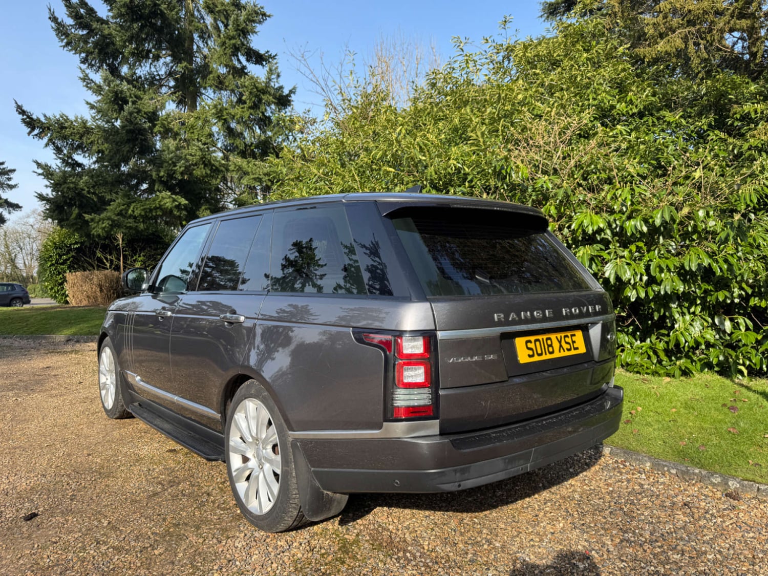 Land Rover Range Rover 2018 - Cars in Leatherhead