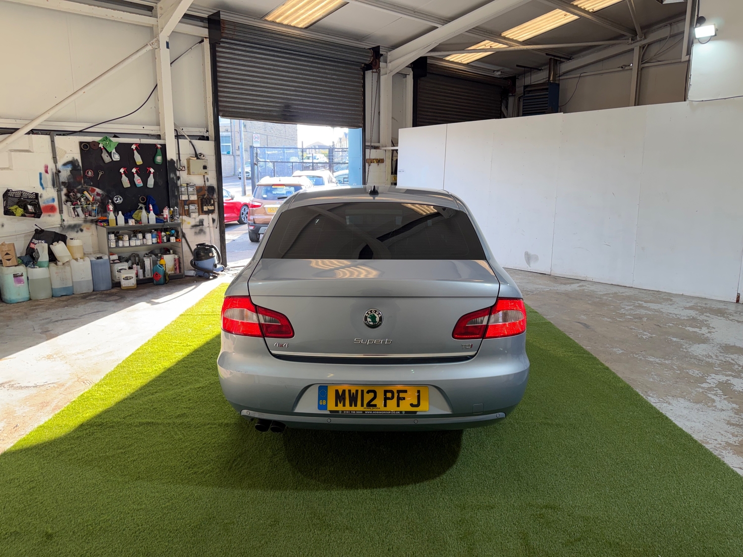 Skoda Superb 2012 - Cars