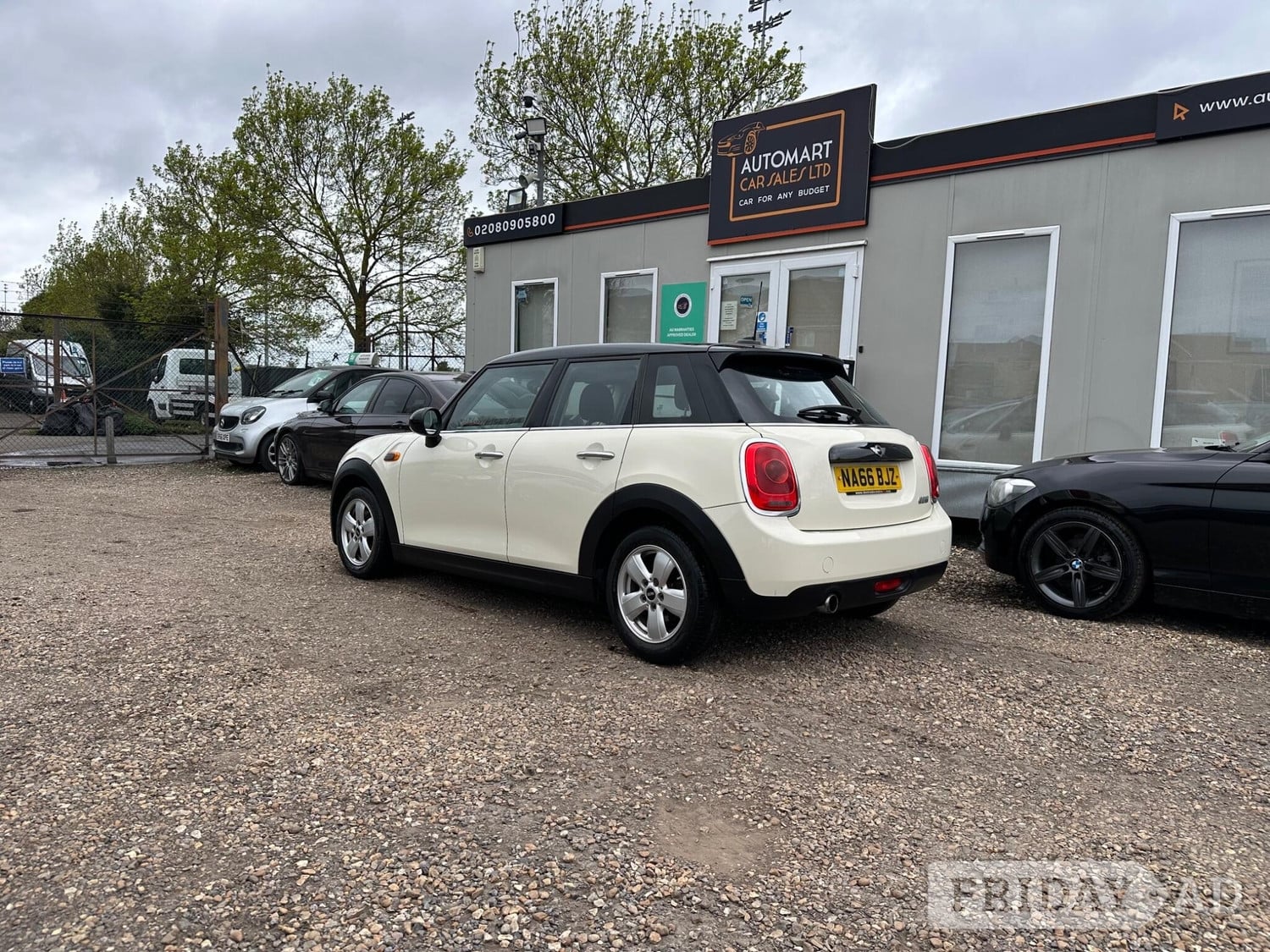 Mini Hatch 2016 - Cars in Sunbury-On-Thames