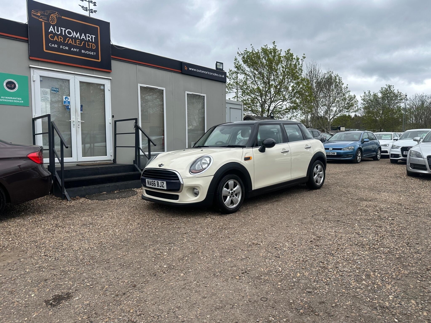 [ berth ]Mini Hatch