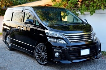 Toyota Vellfire 2013