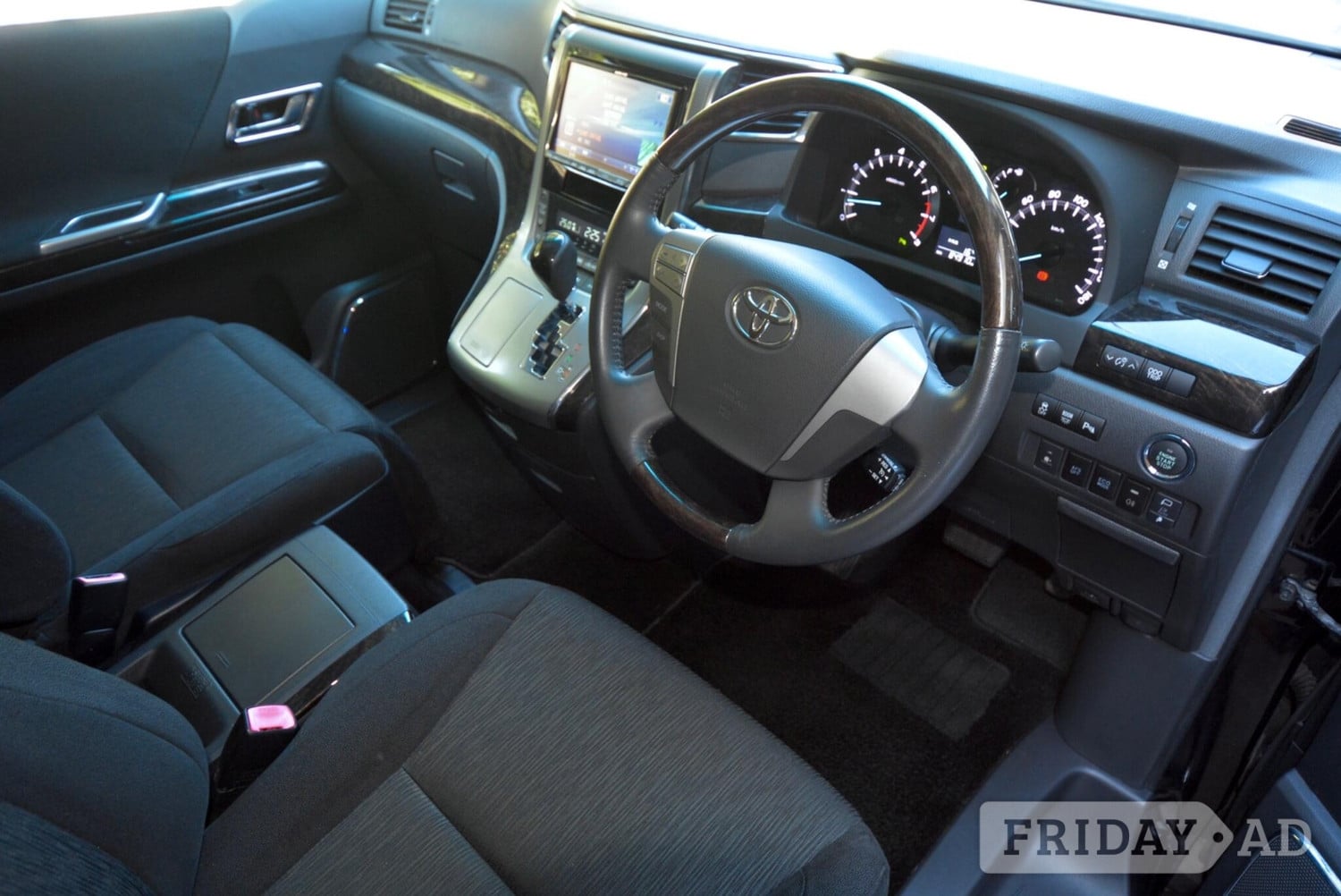 Toyota Vellfire Chingford