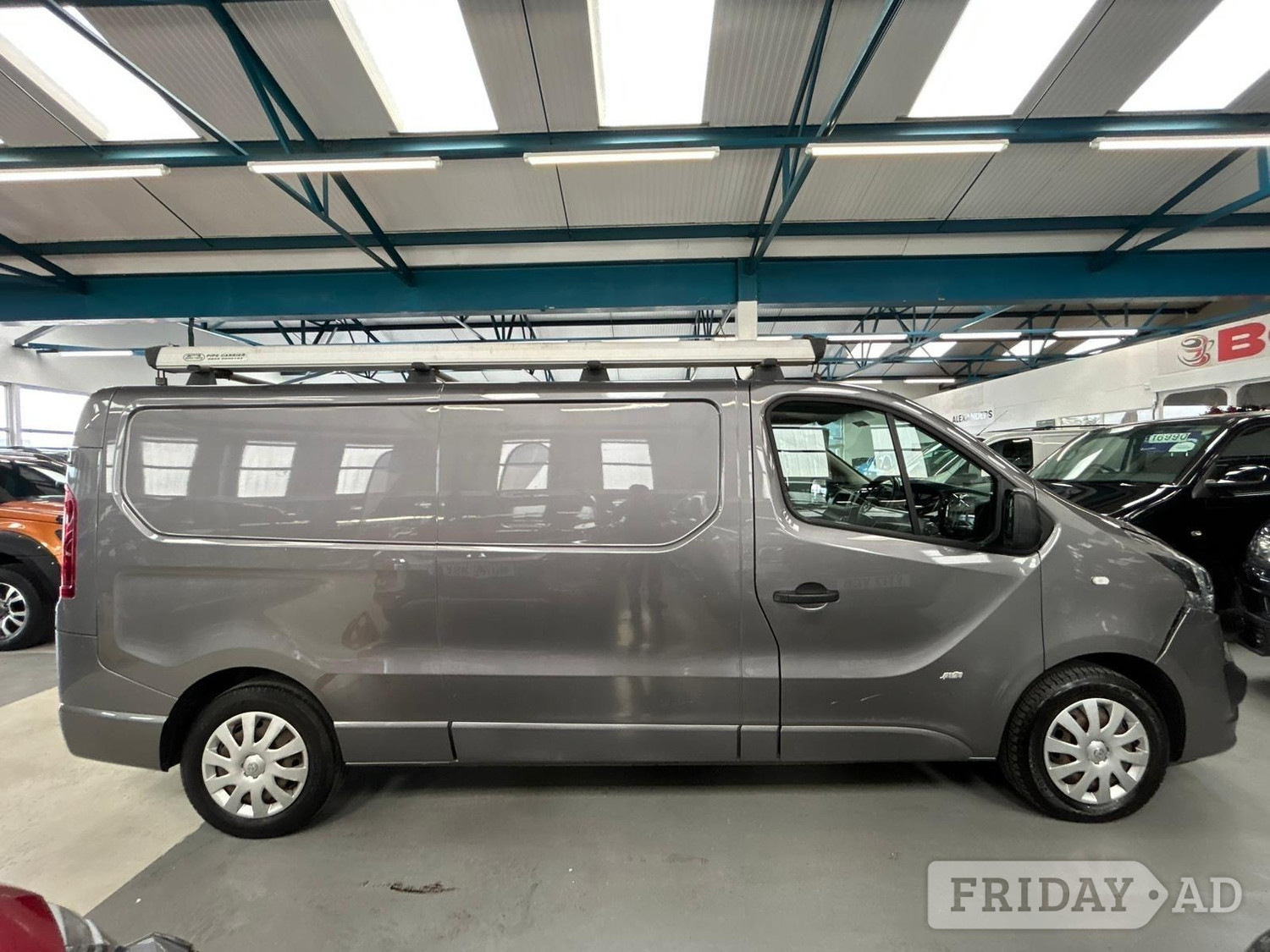 Vauxhall Vivaro 2016 - Vans & Commercial Vehicles in Bolton