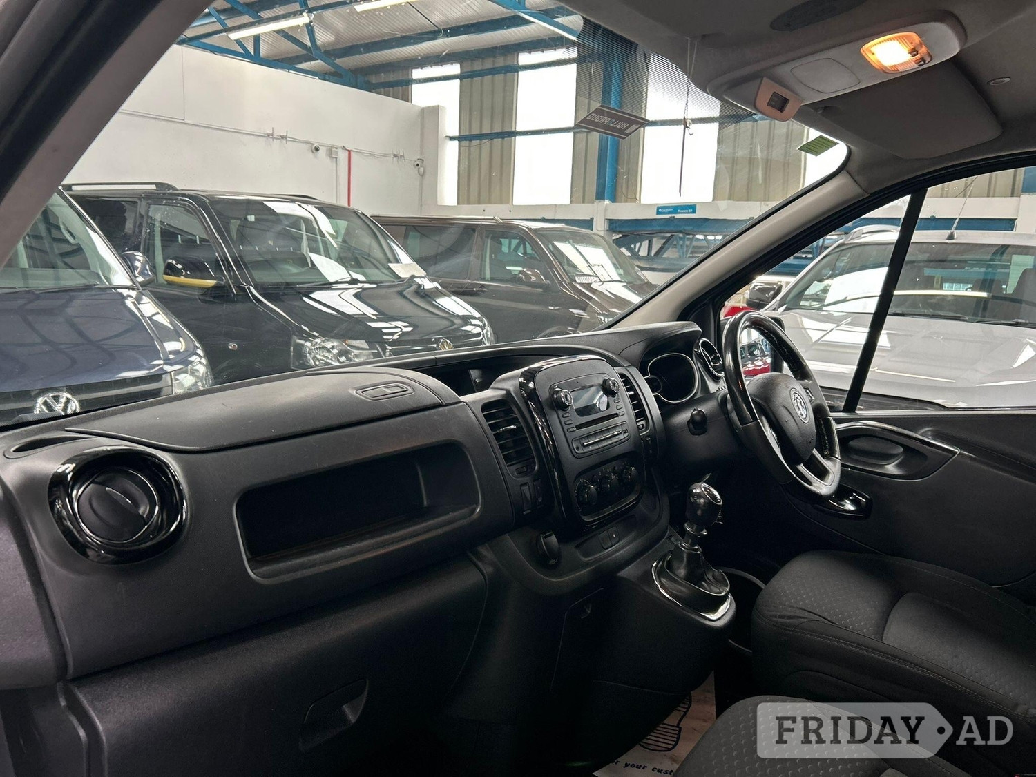 Vauxhall Vivaro 2016 - Vans & Commercial Vehicles