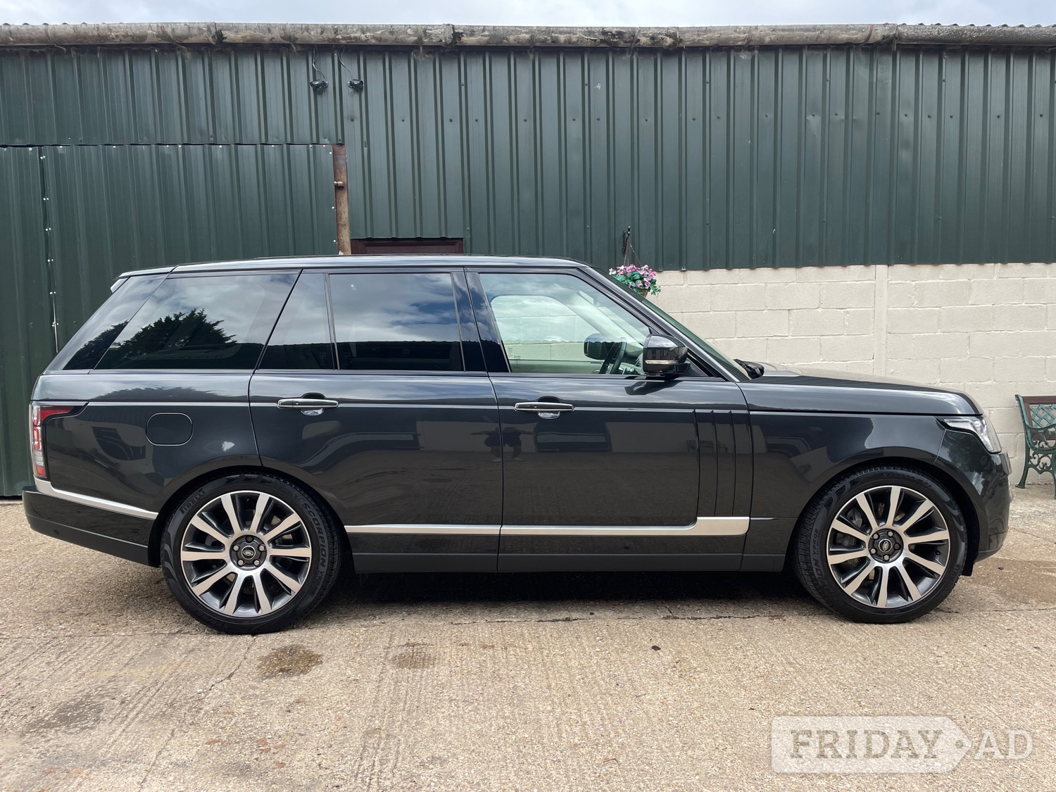 [ berth ]Land Rover Range Rover