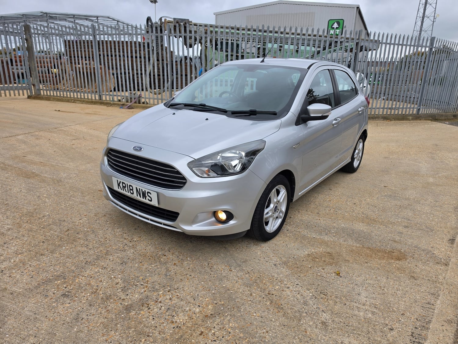 [ berth ]Ford Ka+