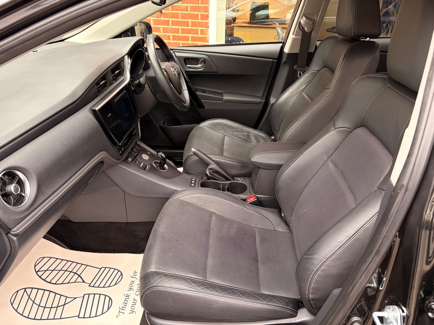 Toyota Auris 2018 - Cars in New Milton