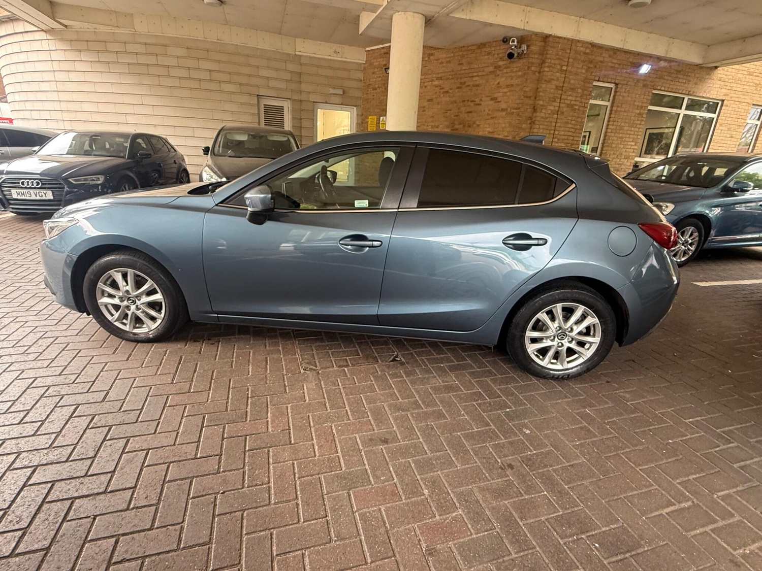 Mazda 3 2014 - Cars
